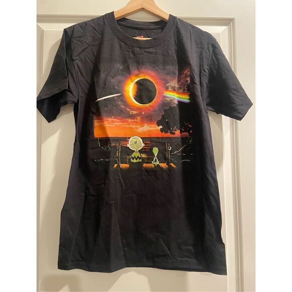 Pink Floyd x Snoopy T-shirt size Small - Picture 1 of 2